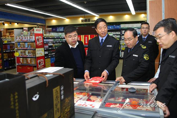 李作富督查节前食品药品市场安全